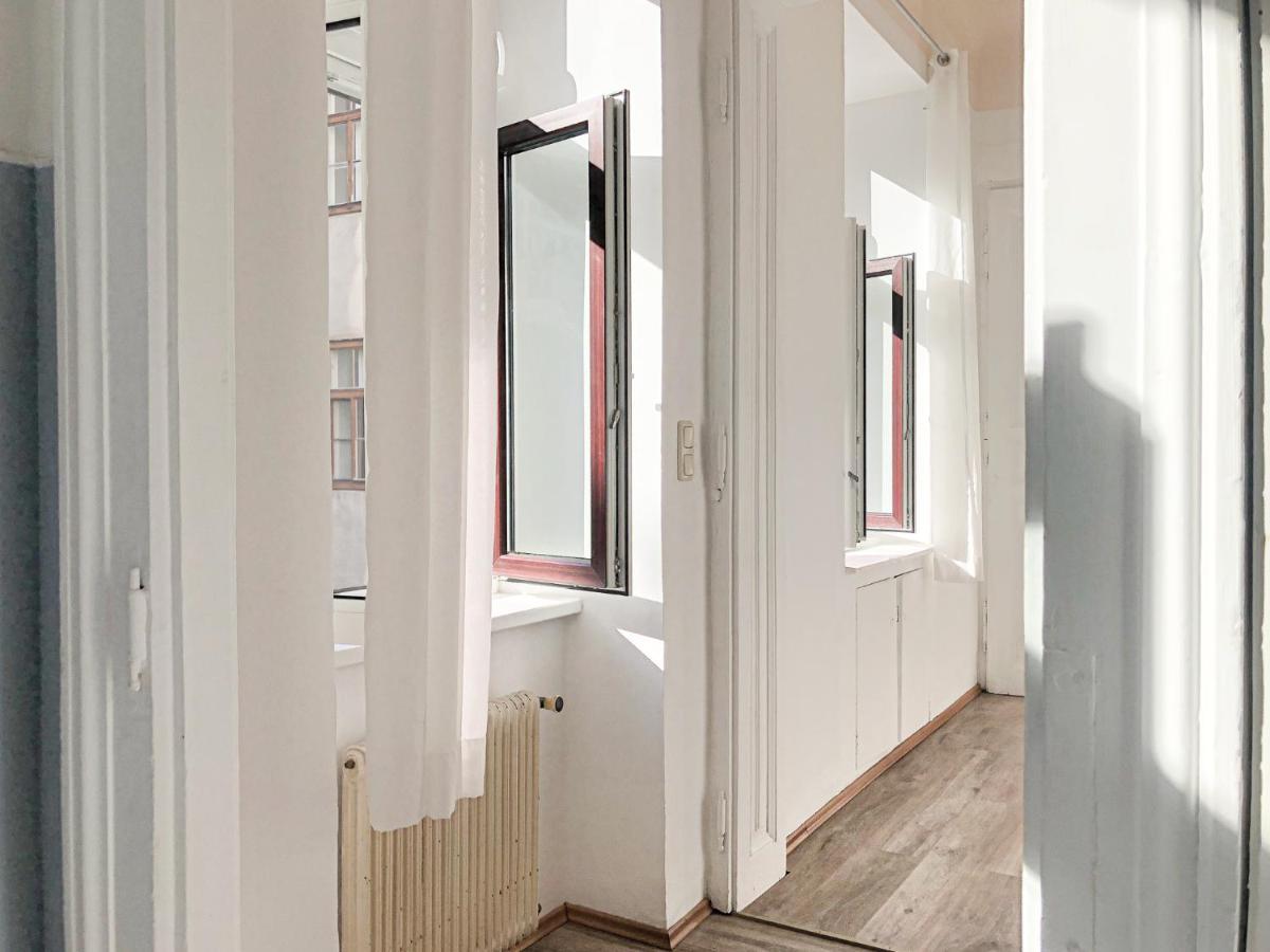 Vibrant 3br Near Akh Hospital - Perfect For Groups Wiedeń