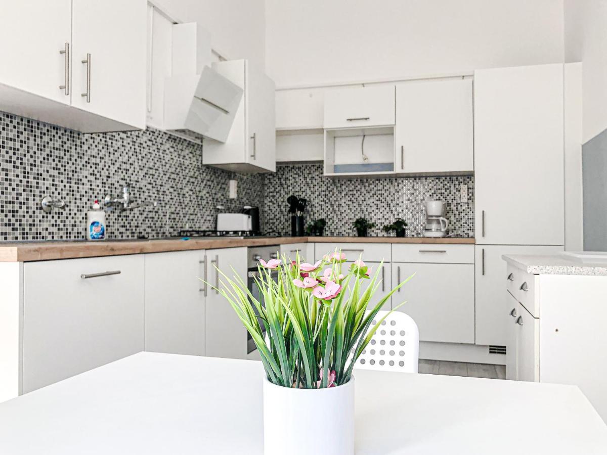 Vibrant 3br Near Akh Hospital - Perfect For Groups Apartament Viena