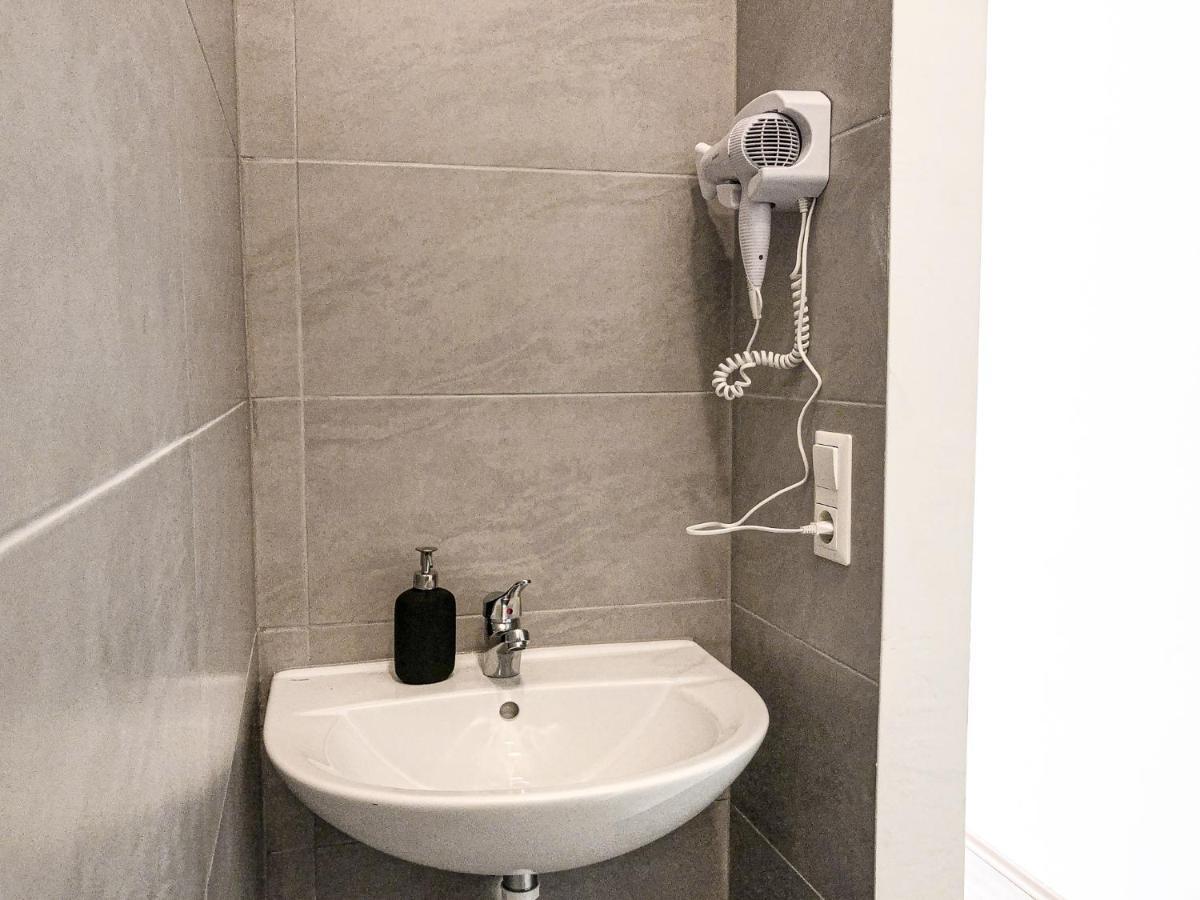 Vibrant 3br Near Akh Hospital - Perfect For Groups Apartament Viena