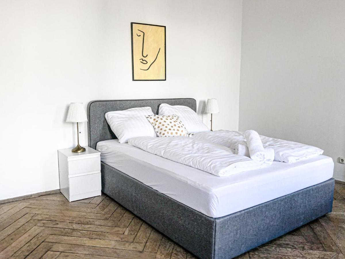 Vibrant 3br Near Akh Hospital - Perfect For Groups Viena
